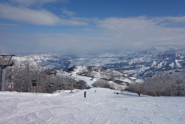 東京から日帰りOK　朝から晩まで越後湯沢を滑り倒してみた