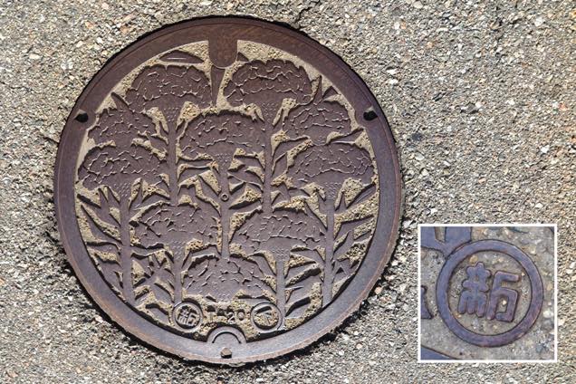 旧新湊市のデザイン蓋色なし