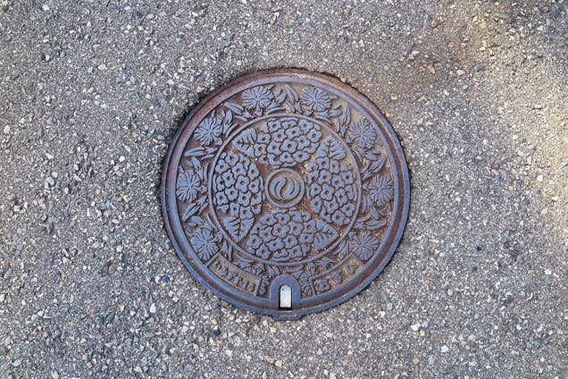 射水市のハンドホール蓋