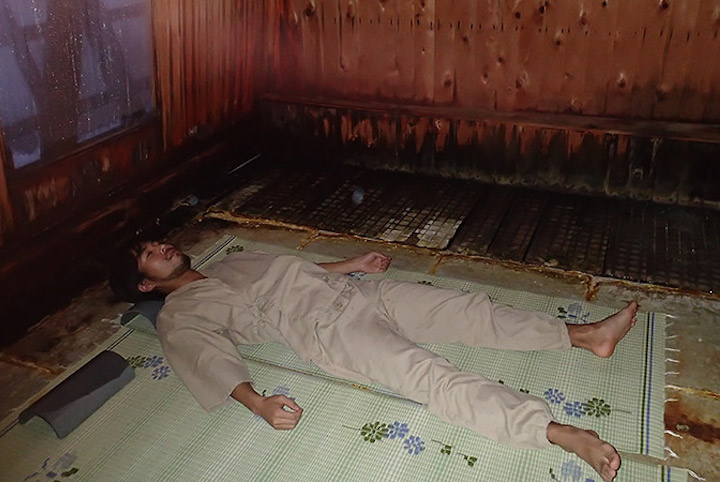 新玉川温泉のレモンより酸っぱいお湯で湯治体験