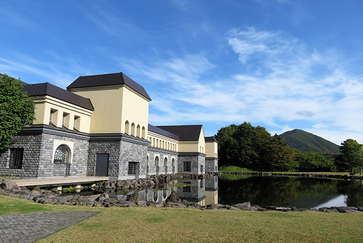 福島の個性派美術館へ。世界規模のダリ美術館は必見！