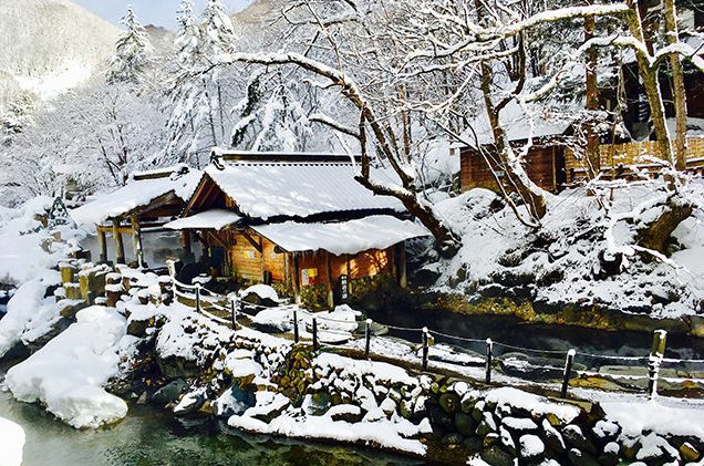 冬におすすめの温泉地11選。温泉旅行で温まろう【関東・甲信越・東北・関西】