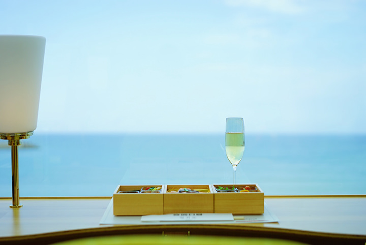 絶景&美食&こだわりの車内…リゾート列車「雪月花」で至福の時間を。