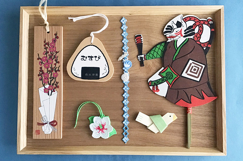 おむすび、鳩、狐!?都内の神社の個性的すぎるお札＆おみくじをめぐる旅