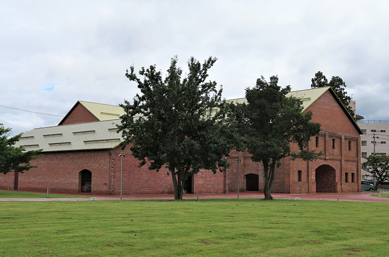 人気アートブロガーが話題の弘前れんが倉庫美術館へ。シードルやフレンチも