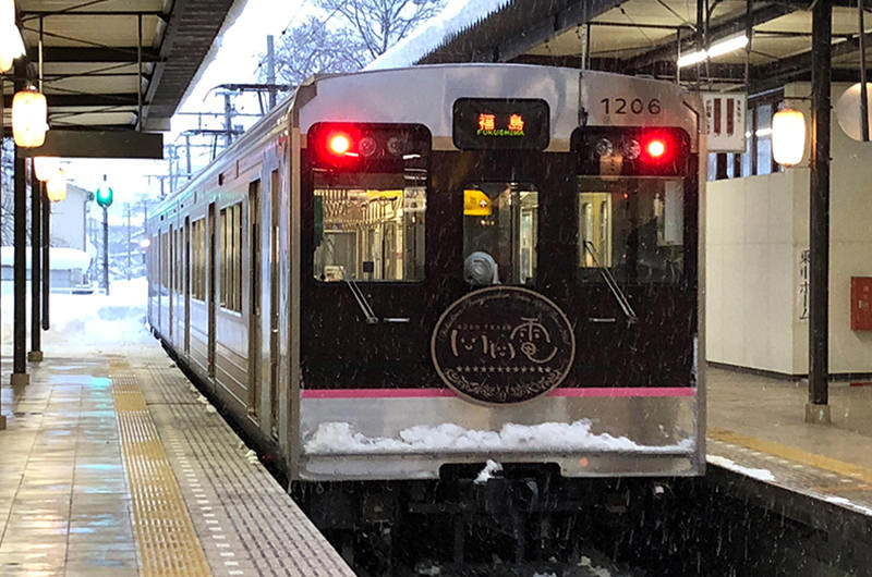 温泉と銀世界…福島交通飯坂線は冬のローカル線のすばらしさが詰まっていた