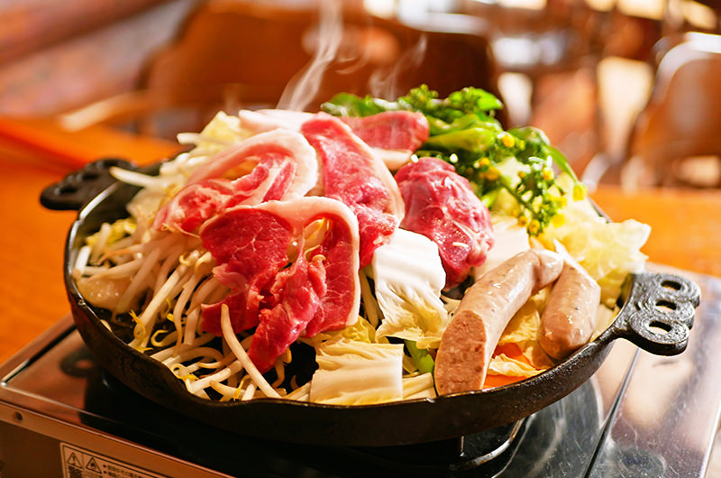 山形【肉旅】自家飼育のジンギスカン、地鶏そば、馬肉寿司を堪能