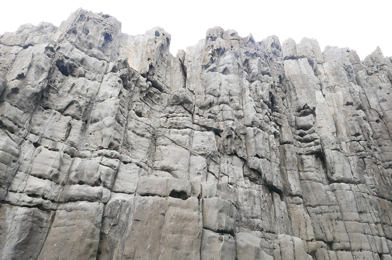 【福井・東尋坊】遊覧船に商店街散策。崖、海、島から絶景を望む