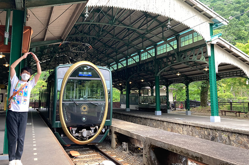 【京都・ローカル線の旅】叡山電車「ひえい」と初夏の青もみじ