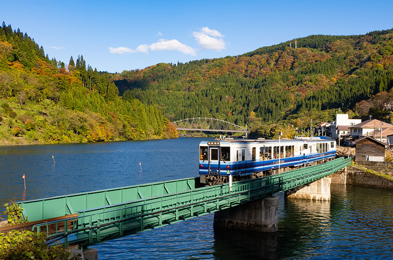 復旧した只見線を往復乗車。車窓＆ビューポイントから絶景を望む