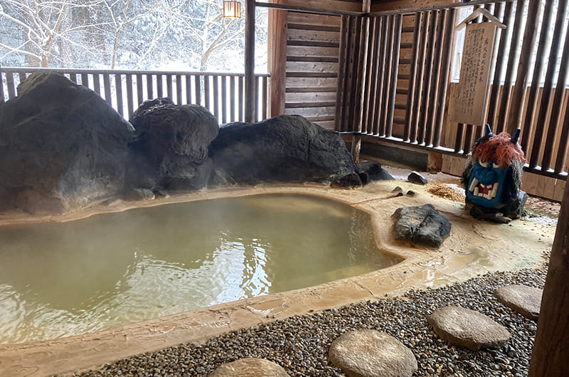 男鹿温泉・元湯 雄山閣で肌しっとり。注目のクラフトサケ醸造所も