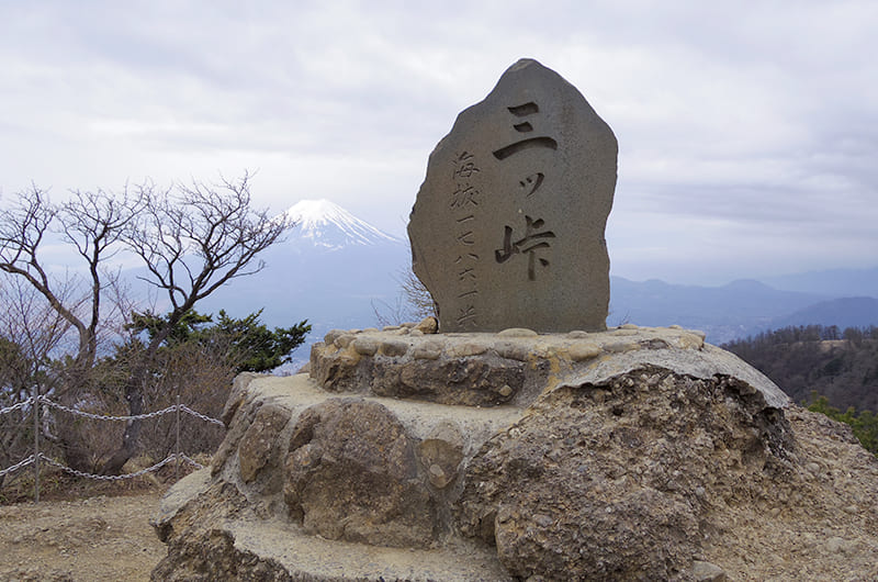 山梨・三ツ峠山で低山ハイキング。眺望＆観光を楽しむ登山ルート