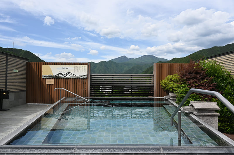 鬼怒川温泉への旅。温泉街で食べ歩き＆温泉・渓谷の景色を満喫