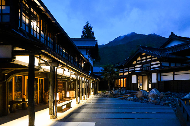 「ryugon（龍言）」新潟の古民家宿に宿泊。雪国を感じる食と街並み