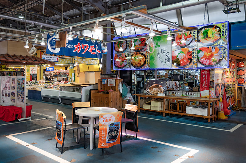 福井県敦賀の旅。日本海さかな街で海鮮を満喫＆港町のカフェへ