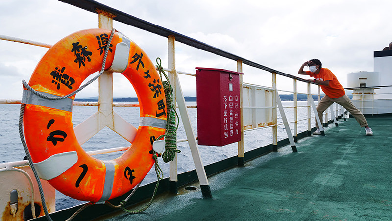 むつ湾フェリー　甲板