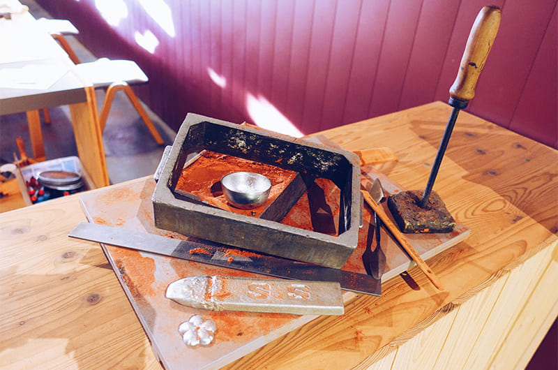 2日目見どころ・「能作」の鋳物制作体験