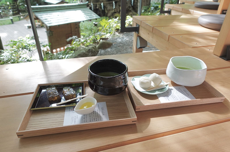 「茶寮・五色の杜」静岡抹茶とお菓子のセット