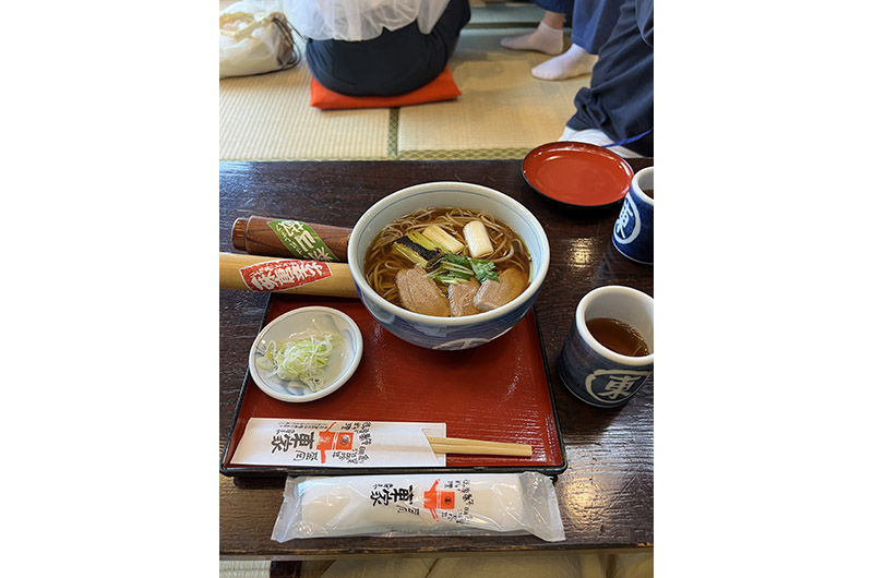 そば処東家（あずまや） 駅前店の「手打ち 鴨なんばん」