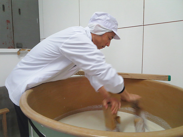 酒造りの部屋を見学