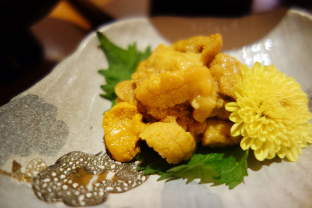 生ウニの刺し身