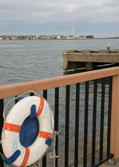 利根川の河口。対岸は茨城県