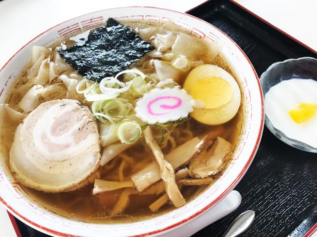 クセ中ワンタン麺