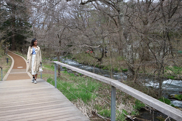 湯川沿いを散歩