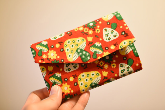 きのこ柄のカードケース