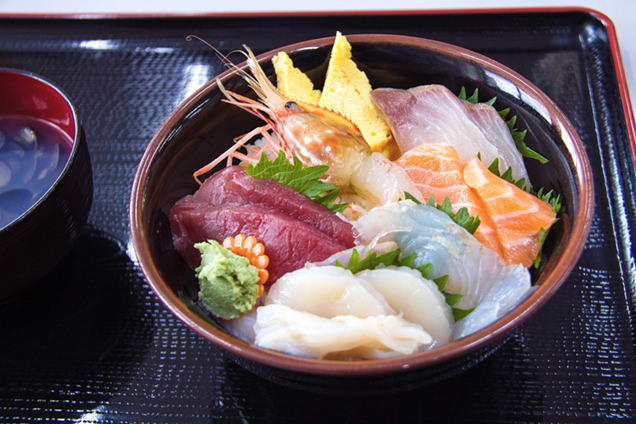 市場中食堂　やってまれ丼