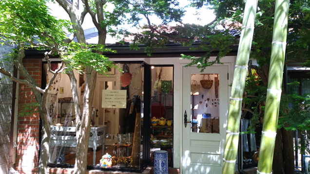 世界の民芸品を取り扱う「カムパネラ」