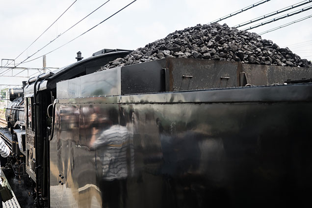 炭水車とそこに積まれている石炭