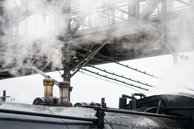 車体上部から噴き出るる蒸気