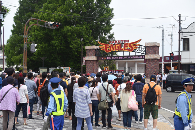 楽天生命パーク宮城　ゲート前