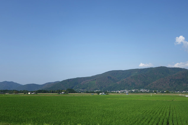 青空・山・田園