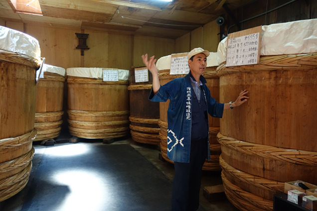 石井味噌　味噌樽