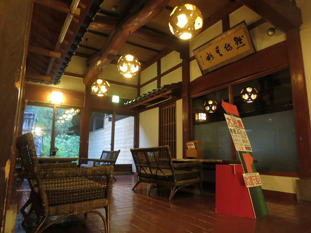 横谷温泉旅館の貸切風呂前のスペース