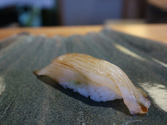 鮨 まつさか　石がれい