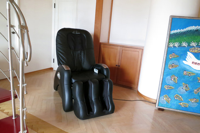 ハーモ美術館　マッサージチェア