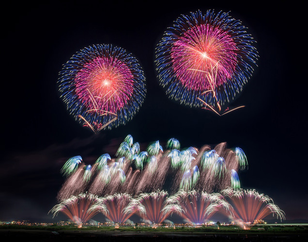 故郷はひとつ（野村花火工業）