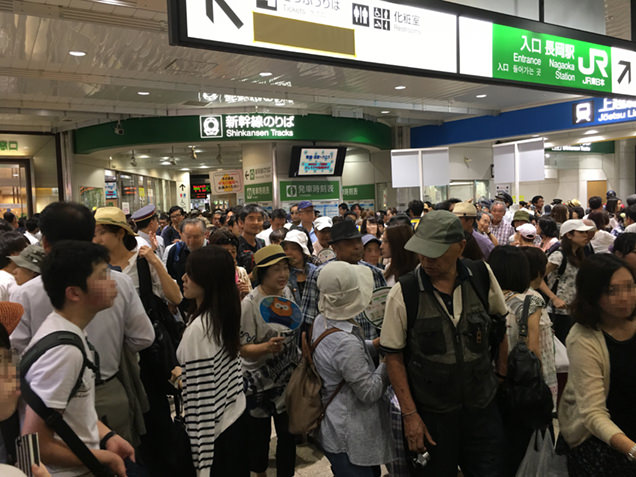 長岡駅　改札前