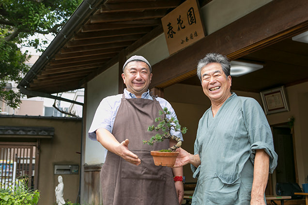 春花園　小林館長と記念撮影