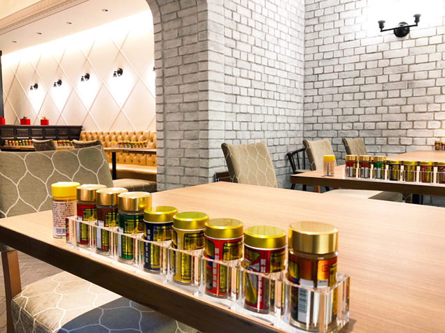 横町カフェ店内