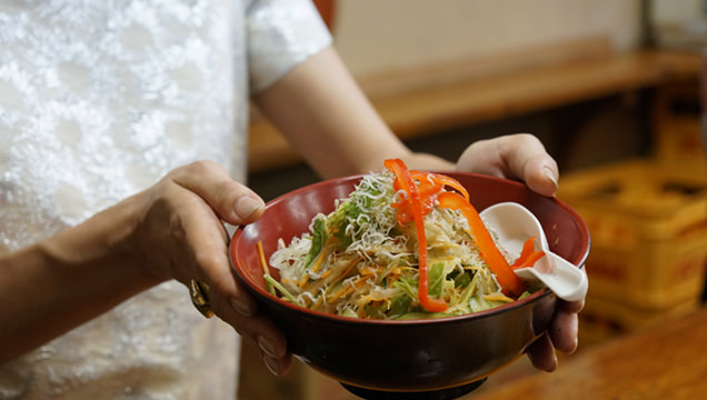 富士屋本店　豆腐サラダ
