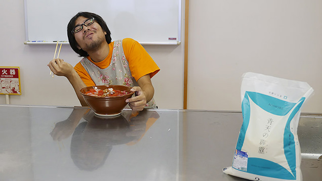 県民福祉プラザ　調理室　海鮮丼