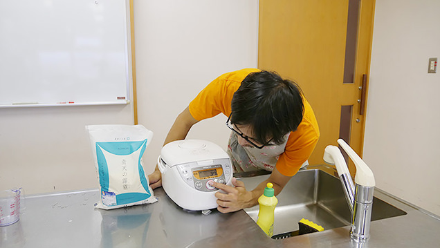 県民福祉プラザ　調理室　炊飯器