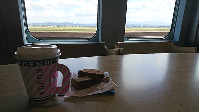 現美新幹線　13号車　カフェ