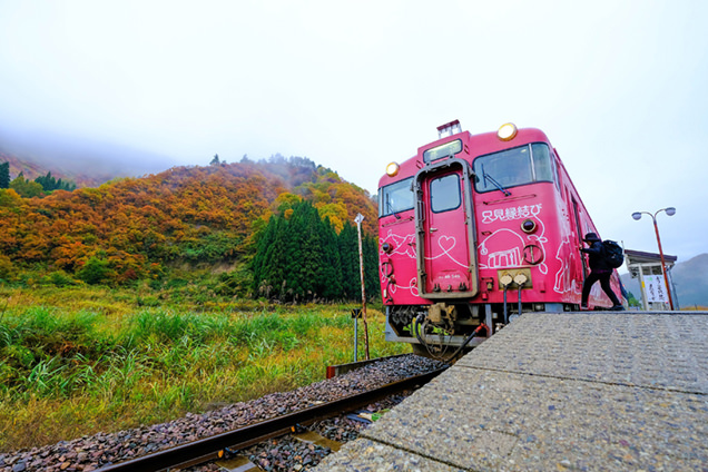 只見駅　只見線縁結び号