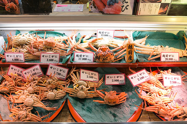 福井駅前　越前がに販売