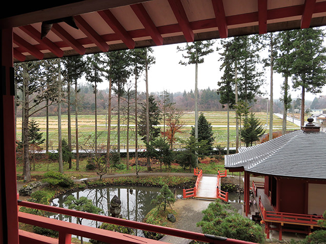 達谷窟毘沙門堂　眺望